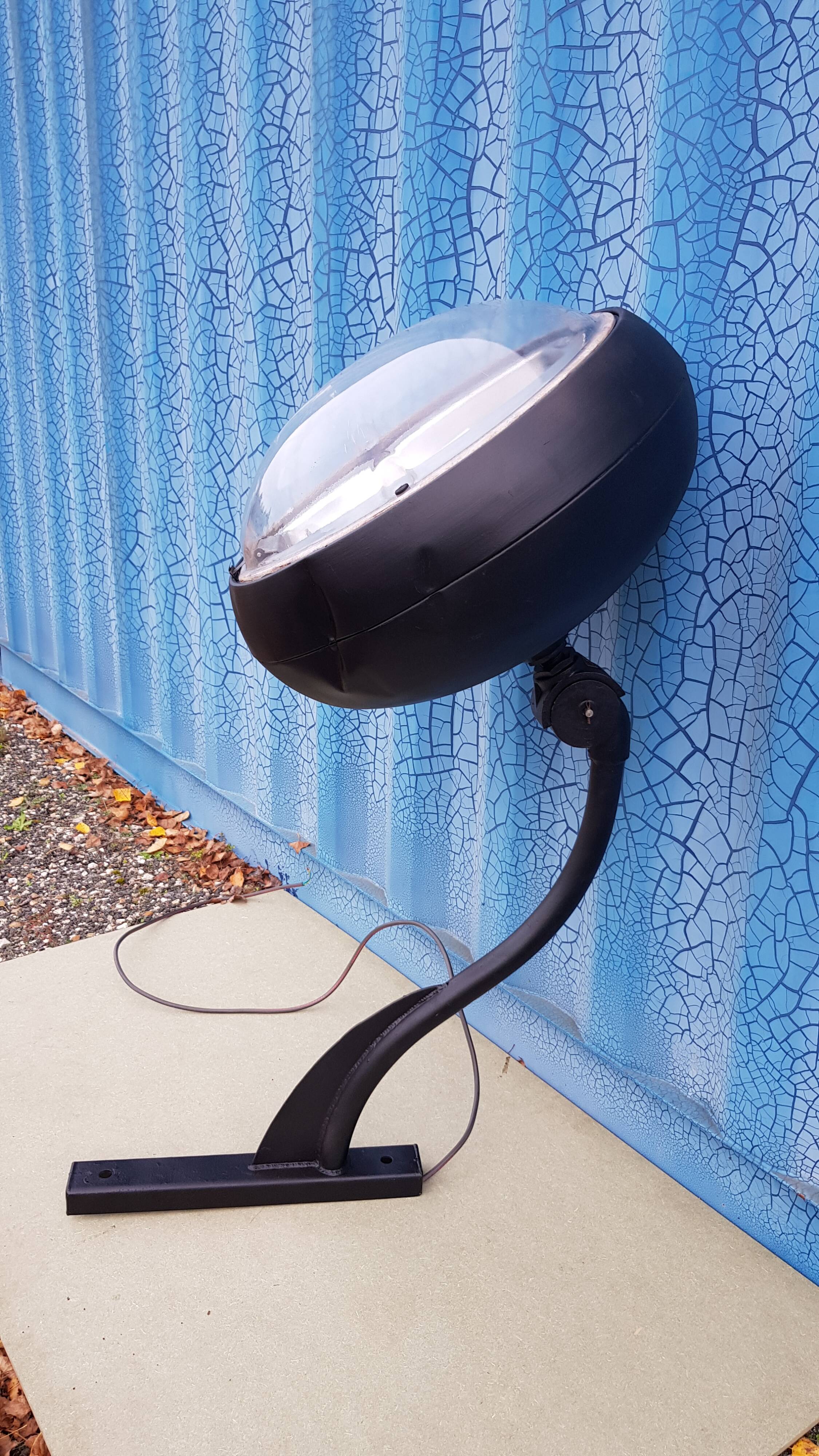 Former round lantern of public lighting of the city of Paris