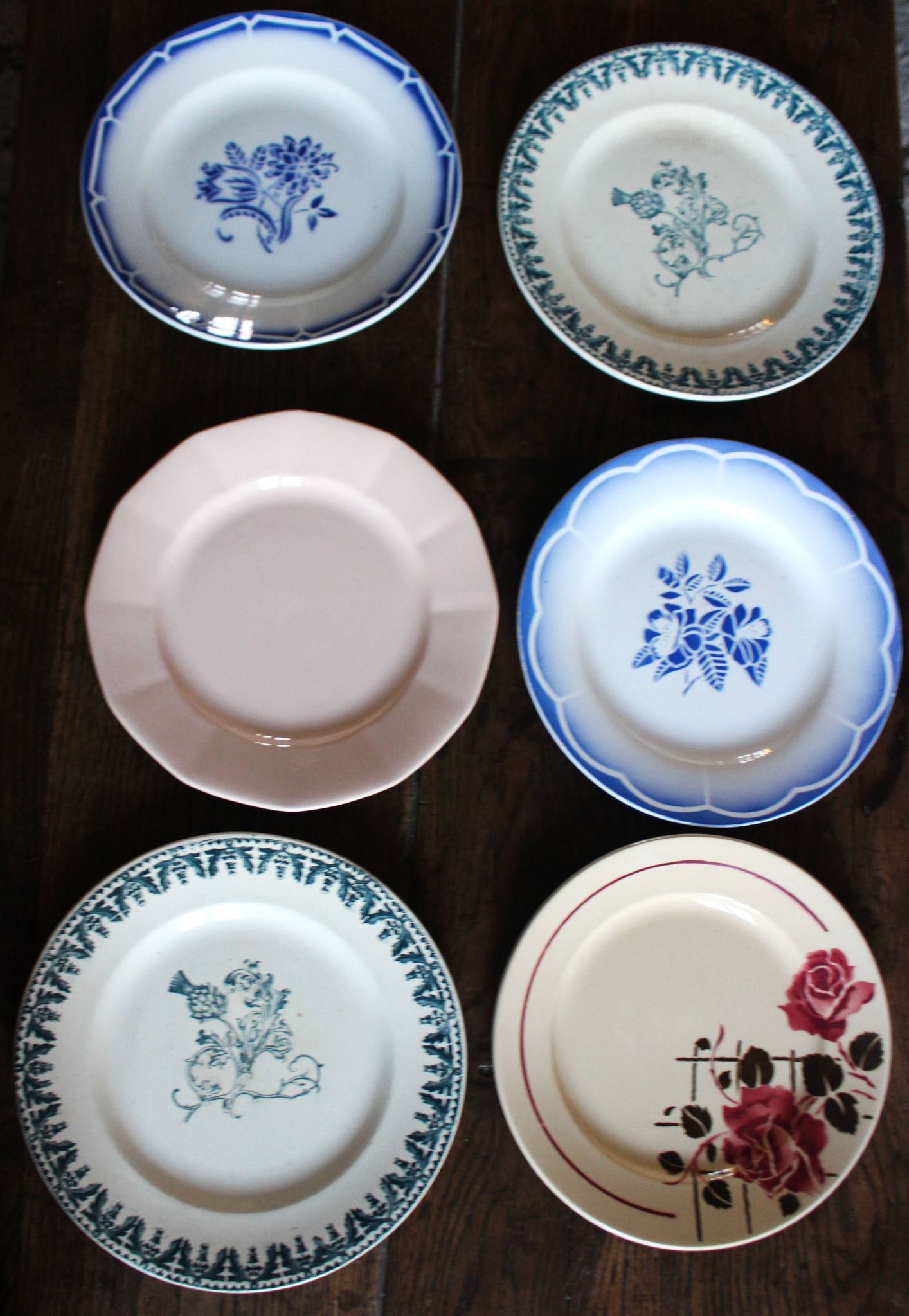 A set of 6 mismatched blue and pink floral dinner plates from Terre de Fer, Digoin.
