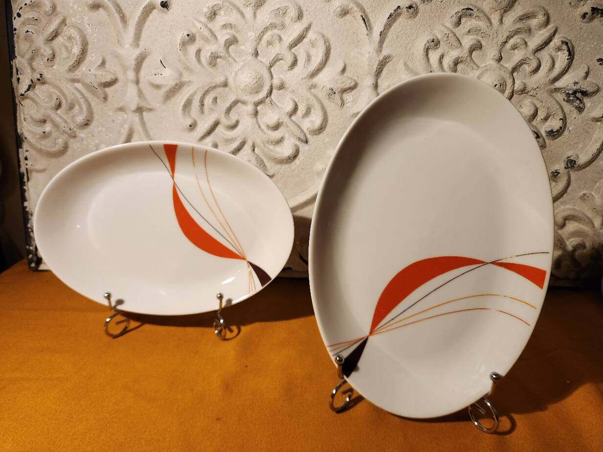 Pair of small oval designer dishes 70 Winterling Marktleuthen Bavaria