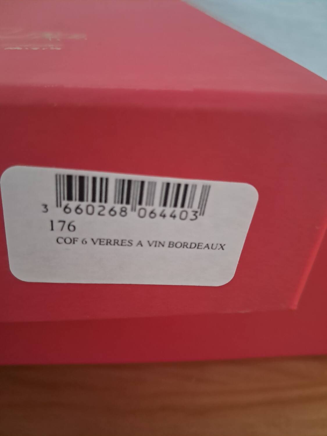 6 crystal glasses from Lorraine in the original box.