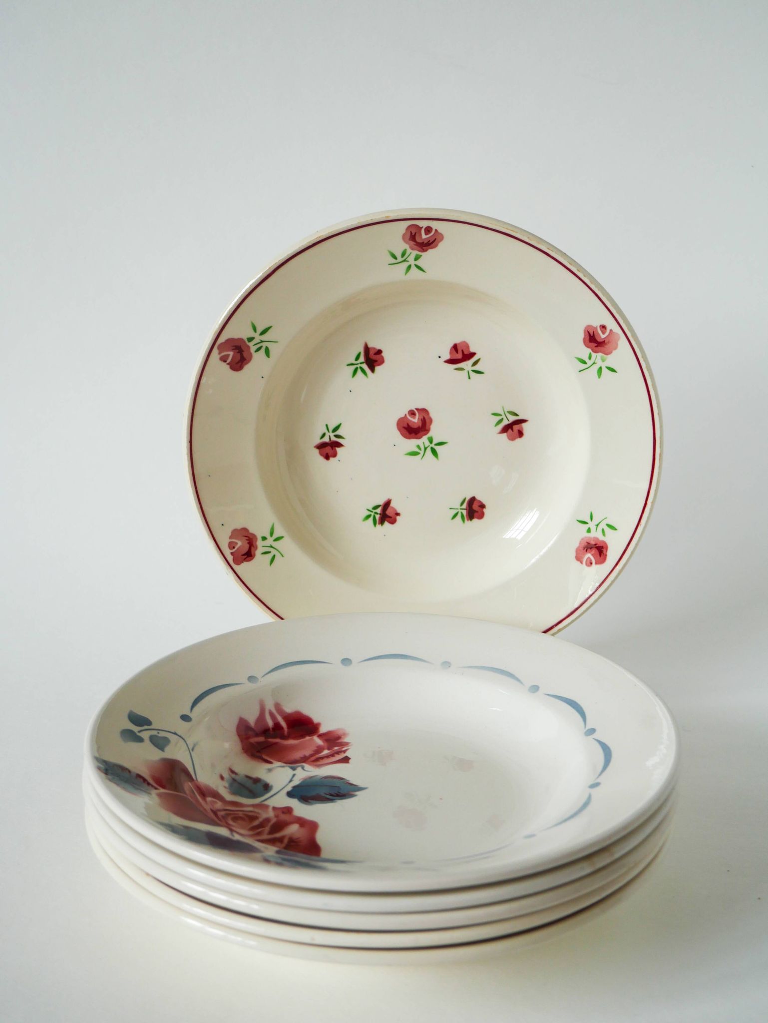 Set of 6 mismatched soup plates Badonviller model "Mireille" and Digoin Sarregumeines model