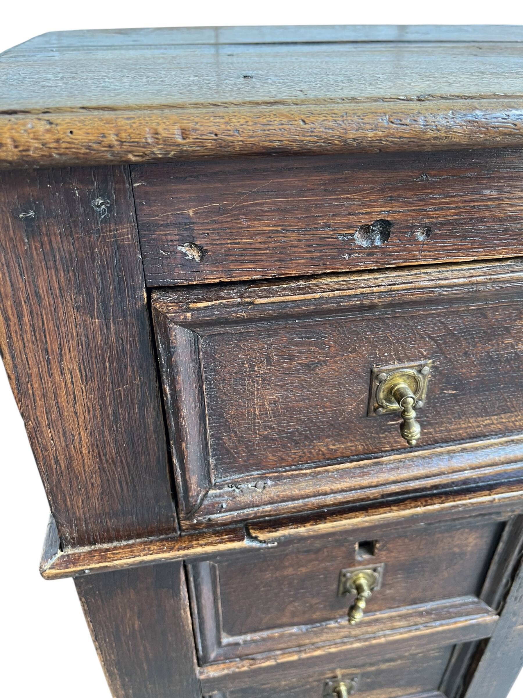 Vintage desk/Antique desk in solid oak