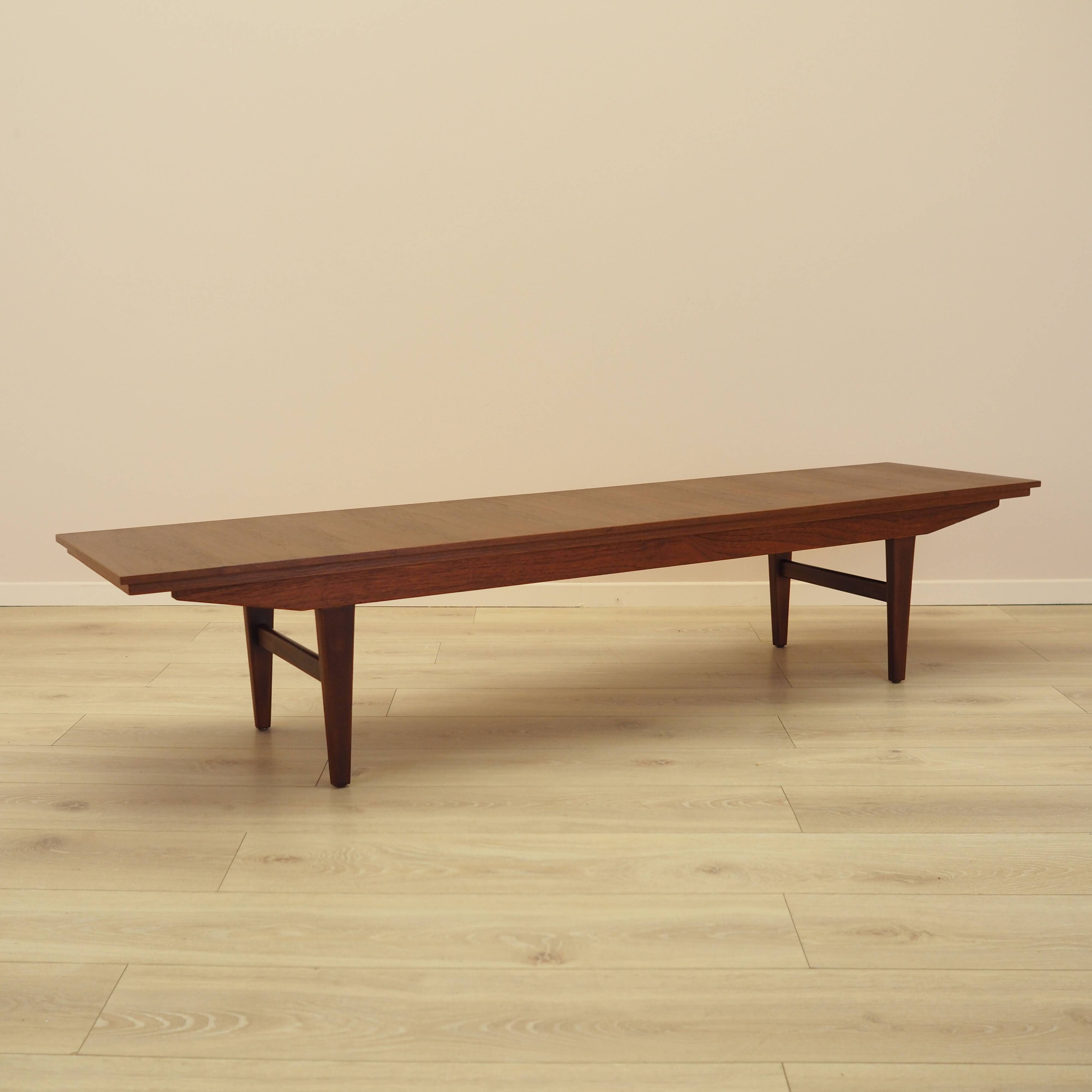 Meuble bas en teck, design danois, années 1970, fabriqué au Danemark