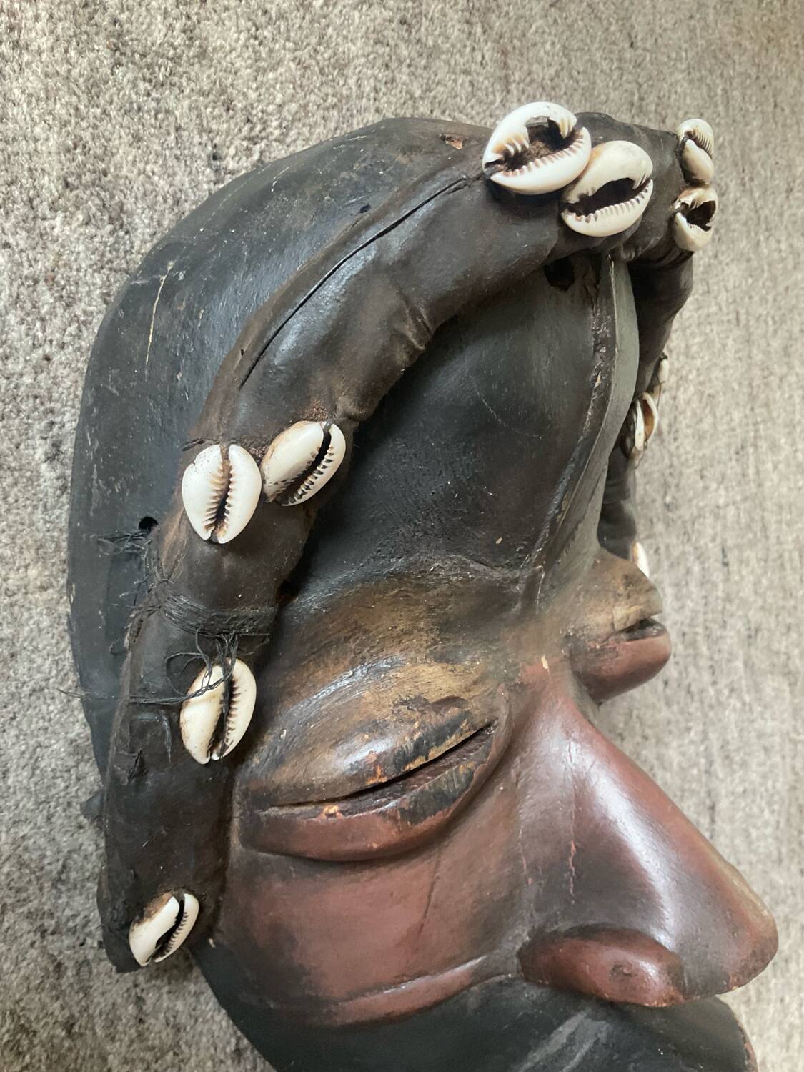 Ancien Masque tribal Dan en bois sculpté