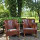 Chaises longues en cuir, design danois. Style urbain moderne.
