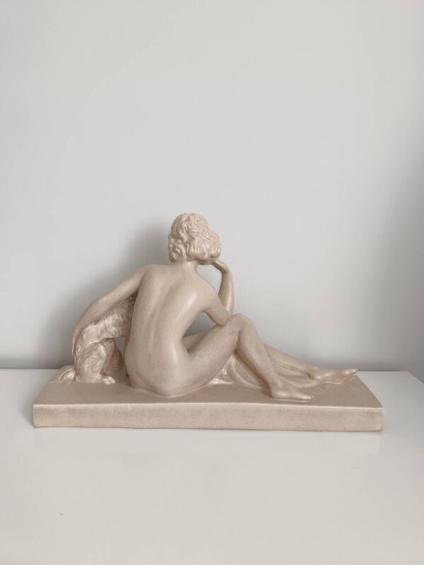 Femme Nue et Son Chien (Lévrier) - Statue en Céramique Beige - Signée Charles Lemanceau - 1930