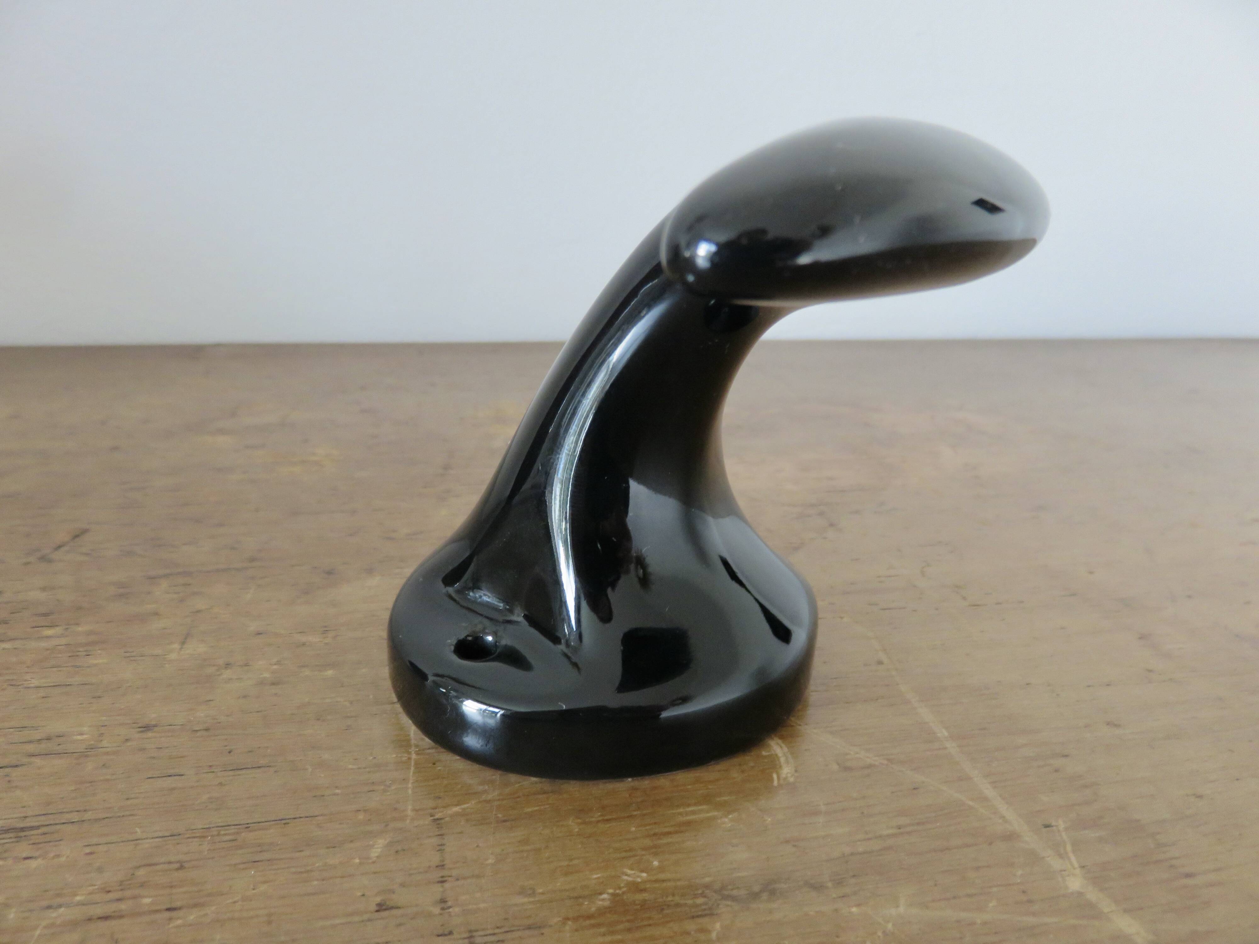 Ancienne patère, porte manteau, en porcelaine de Limoges noire, années 40