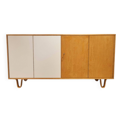 Buffet moderniste DB02 conçu par Cees Braakman pour UMS Pastoe 1954