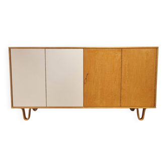 Buffet moderniste DB02 conçu par Cees Braakman pour UMS Pastoe 1954
