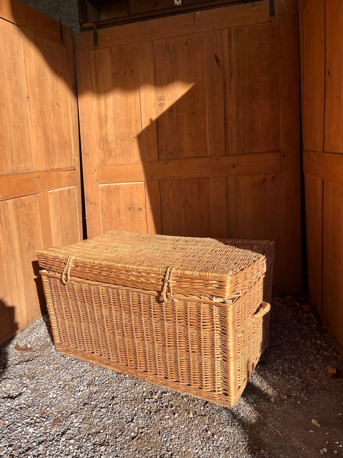 Large vintage wicker trunk 1950