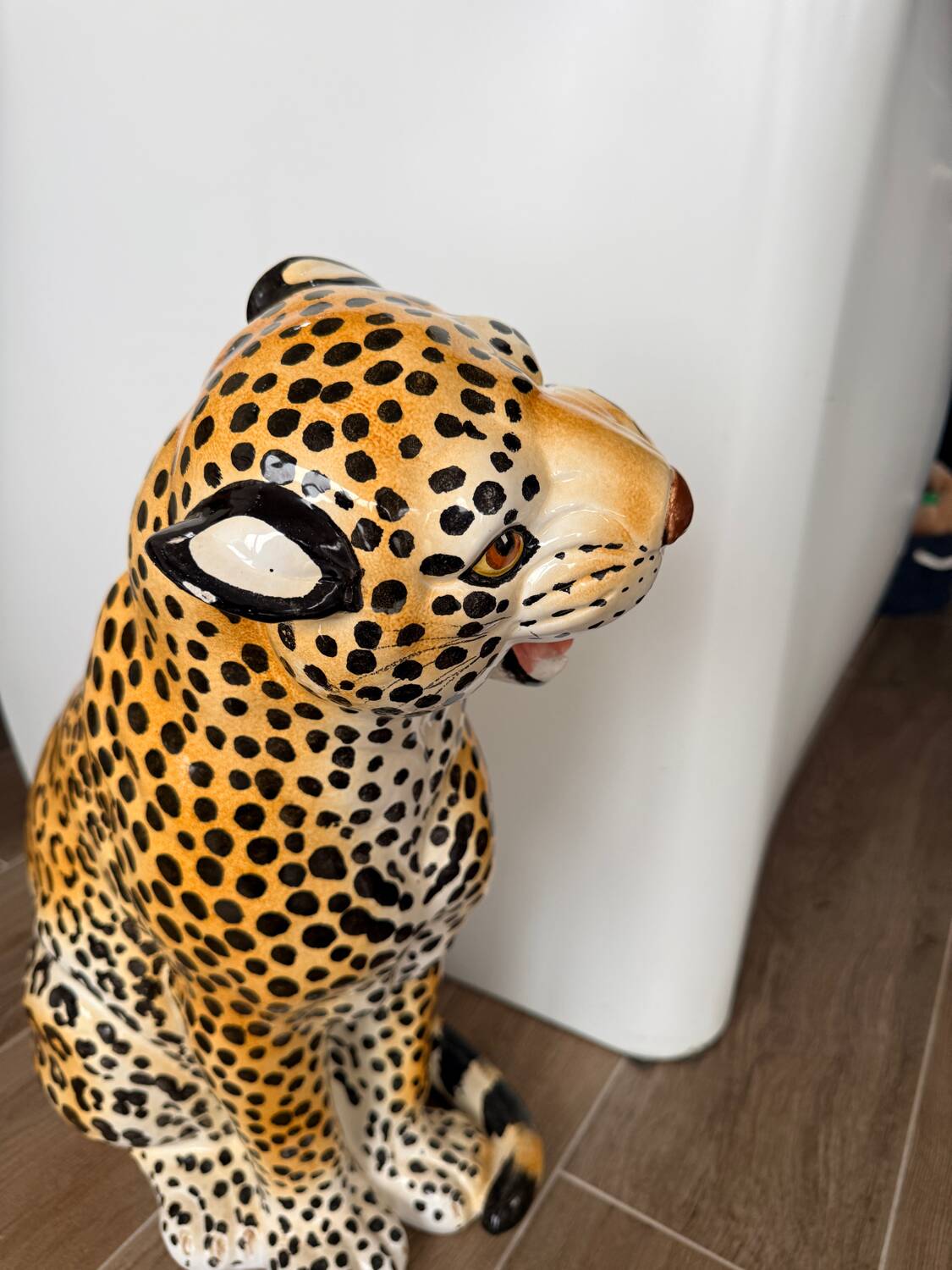 Leopard, Italian sculpture in glazed ceramic.
