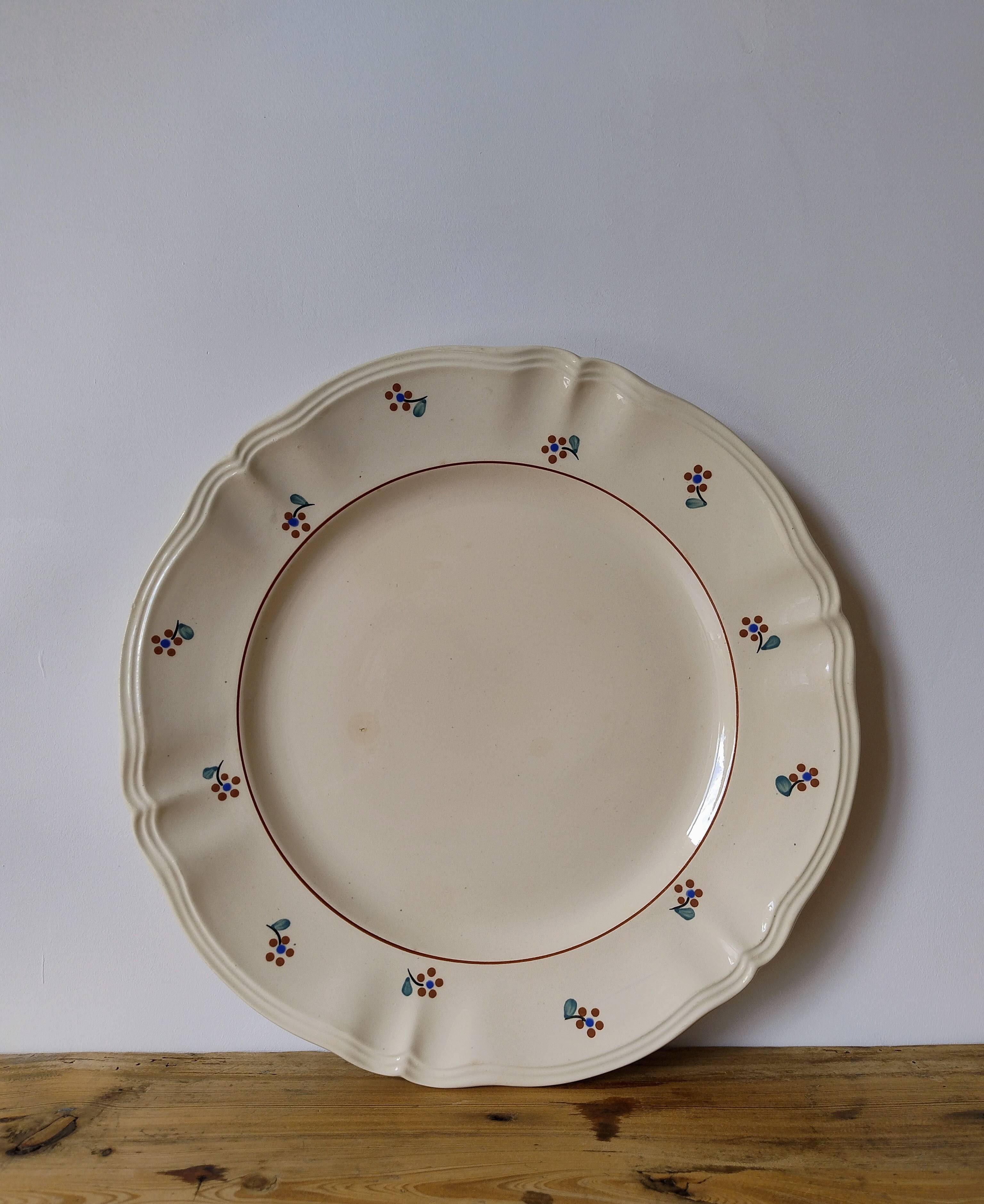 Vintage serving dish in earthenware Digoin & Sarreguemines Arromanches