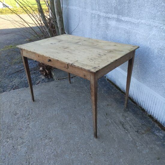 Farmhouse table