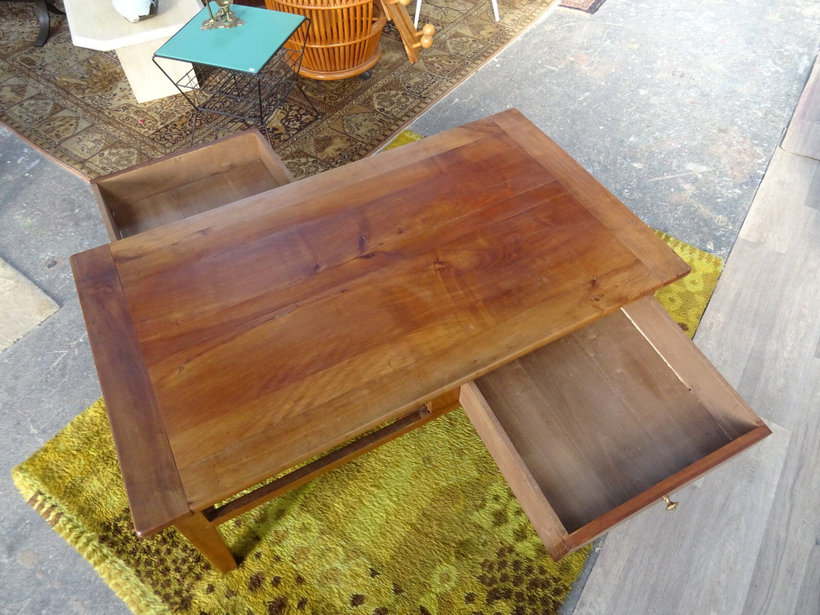 "Farm" drawers coffee table on both sides