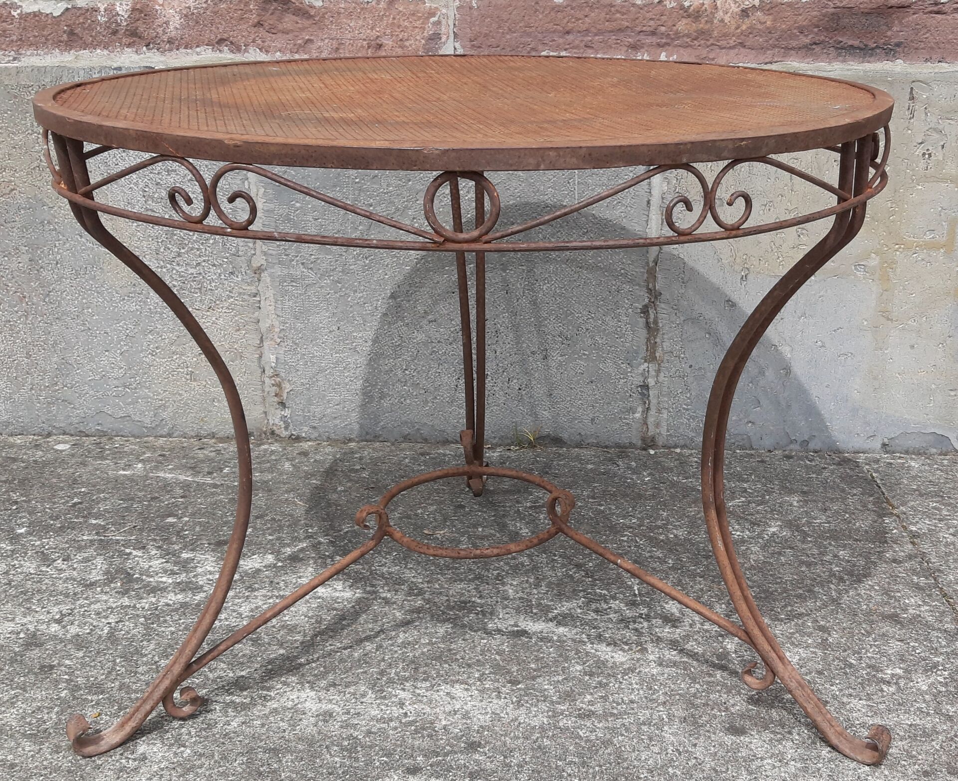 Table de jardin en fer forgé