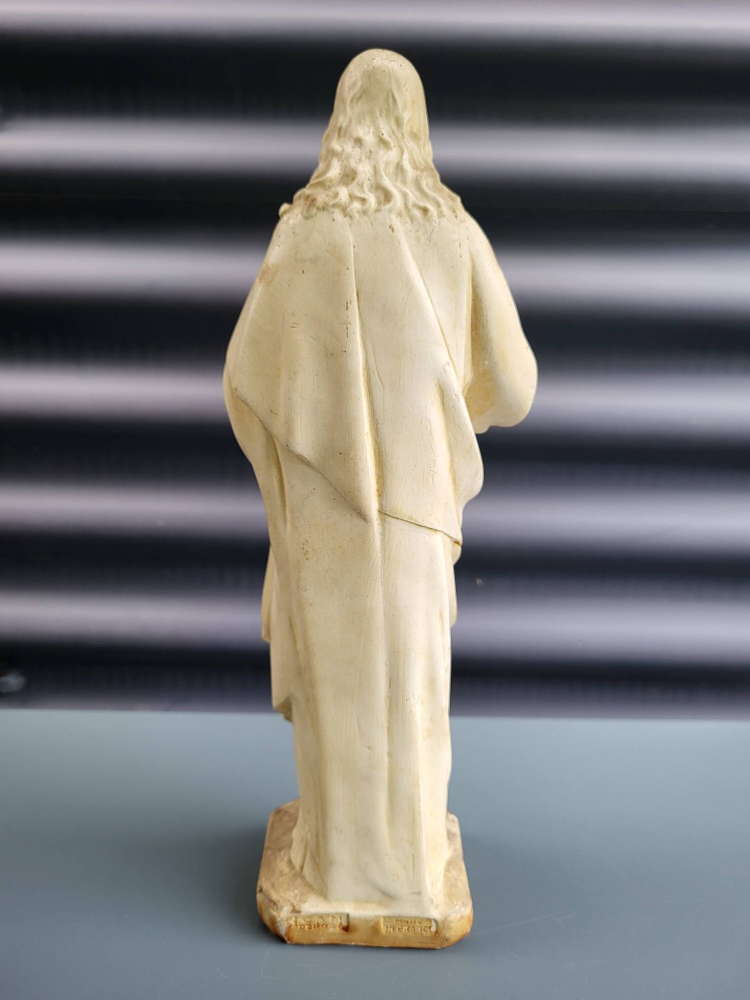 Old plaster statue of the Sacred Heart of Jesus, signed Serein, Made in France.