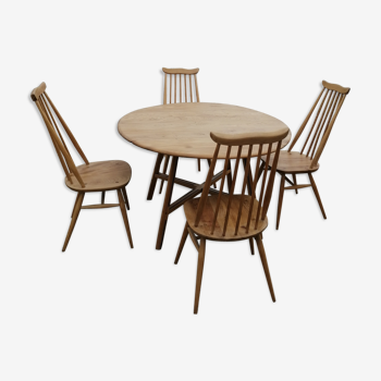 Ensemble de 4 chaises et d'une table Ercol modèle goldsmith