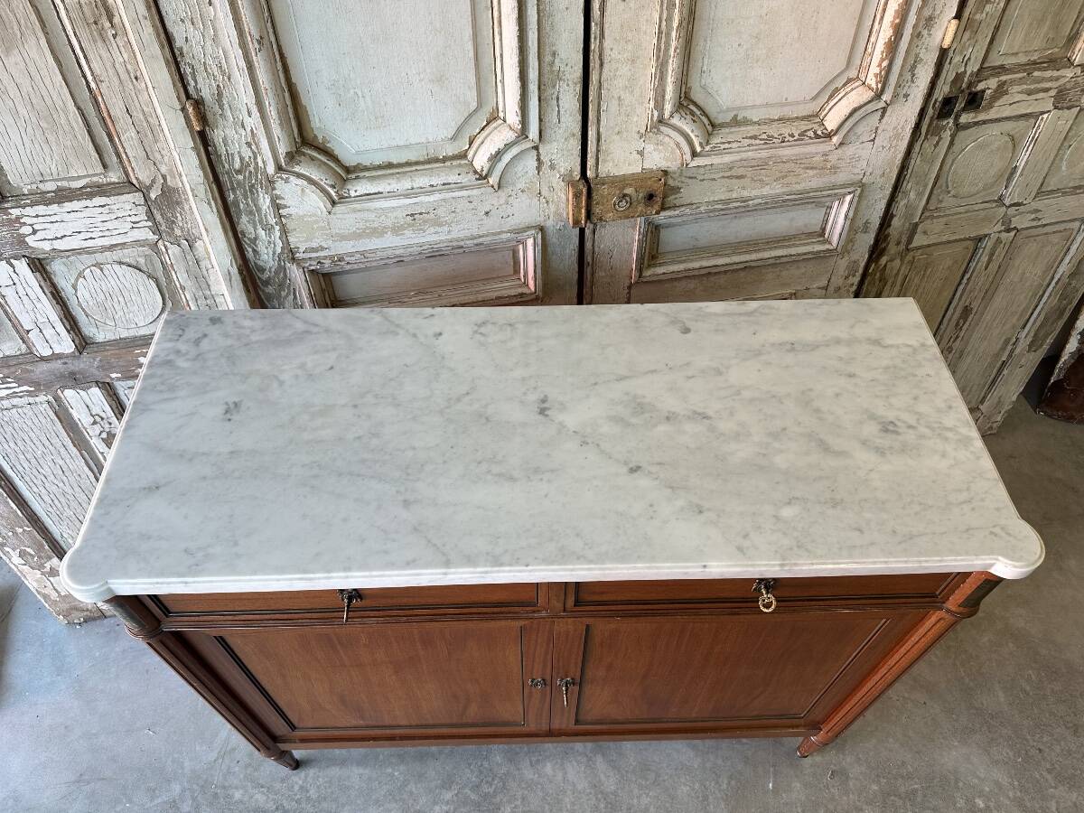 Buffet de style Louis XVI en acajou circa 1960