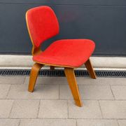 Vintage chair in the style of Eames