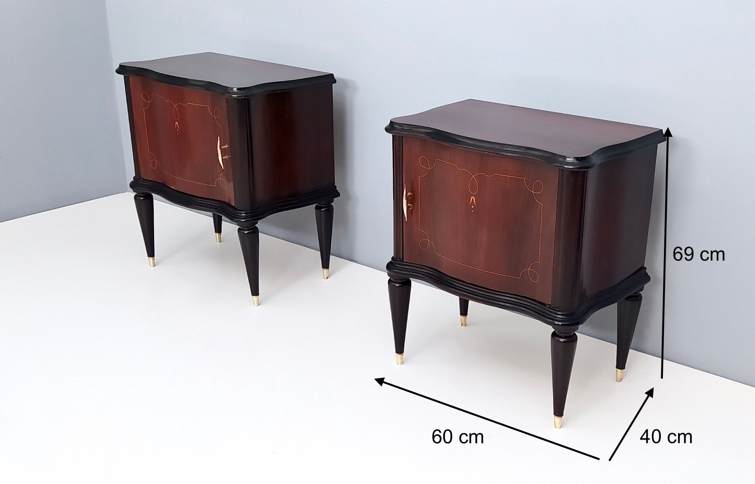 Pair of Mahogany Nightstands with in the Style of Tomaso Buzzi, Italy, 1950s