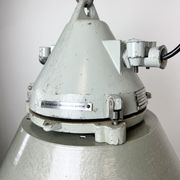 Lampe antidéflagrante industrielle avec abat-jour en aluminium d’Elektrosvit, années 1970