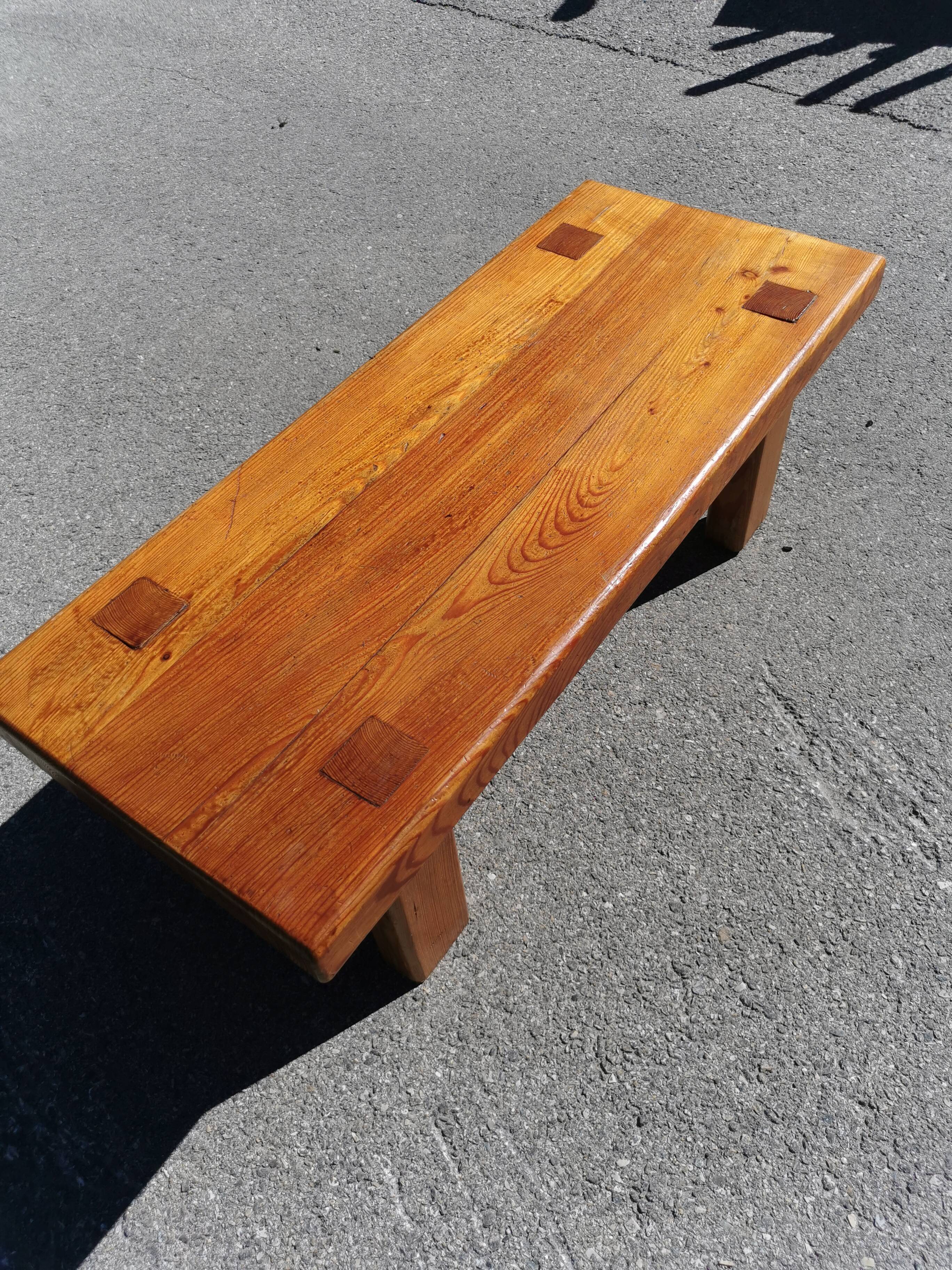 Brutalist table in meleze