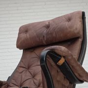 Années 1970, design suédois de Bruno Mathsson, modèle « Pernilla », cuir.