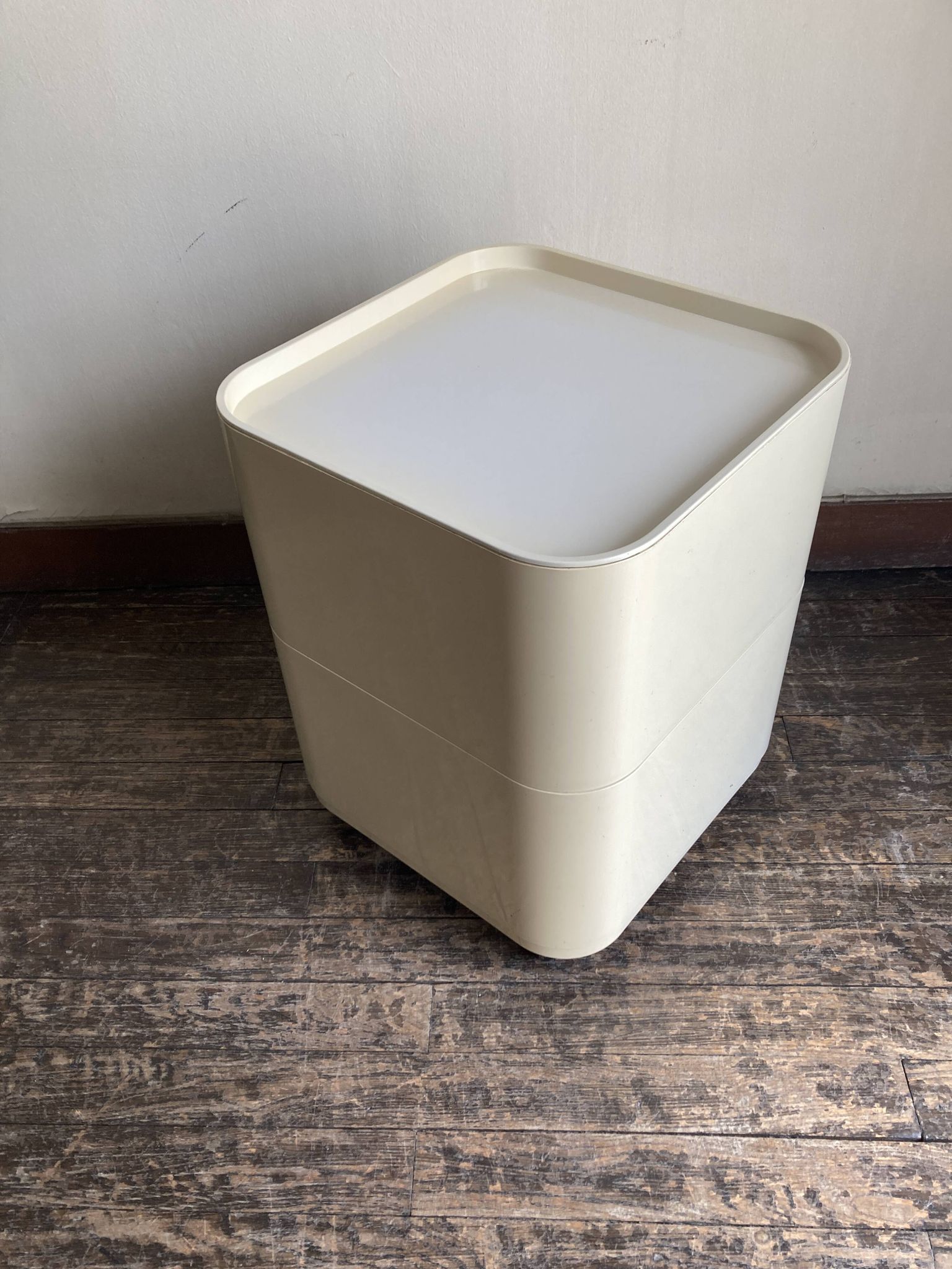 Componibili Caisson 4970 Castelli for Kartell 1969 white Space Aage 1969