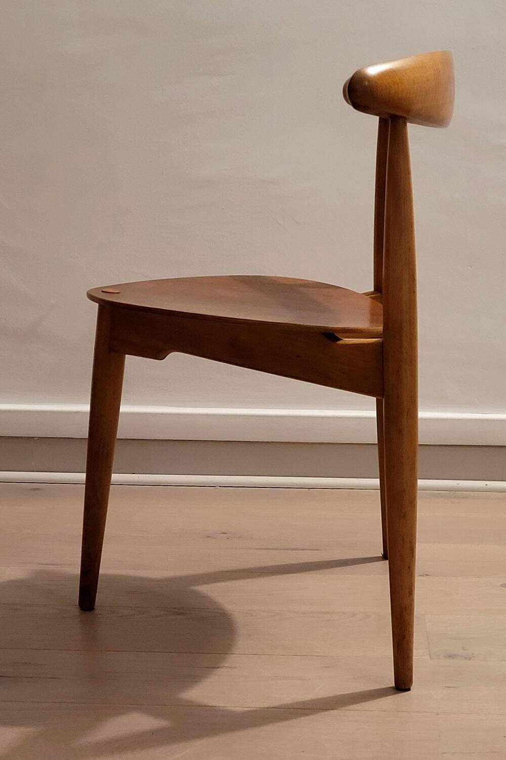 Chair 4103 by Hans Wegner