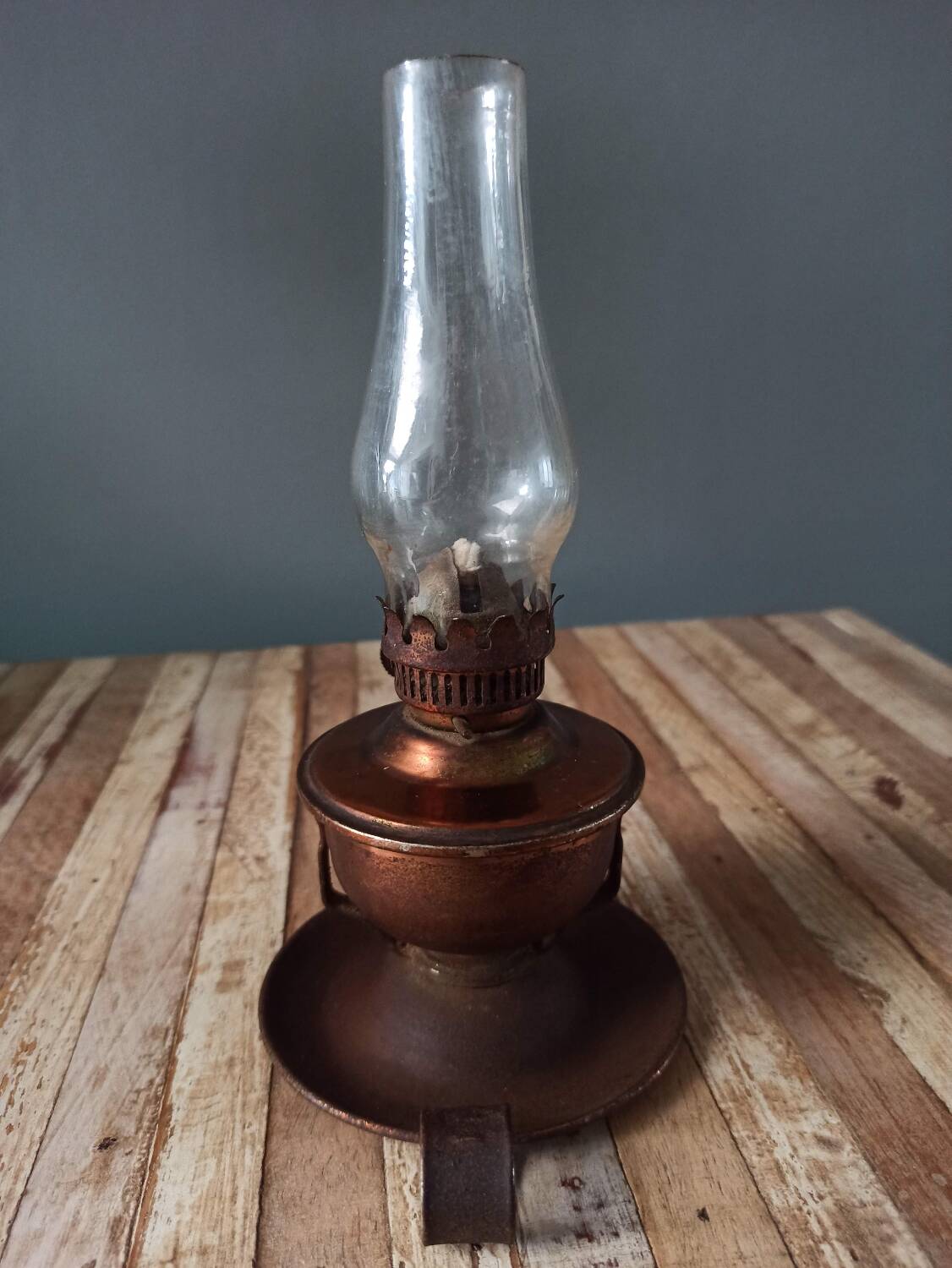 Lampe à pétrole en cuivre rat de cave