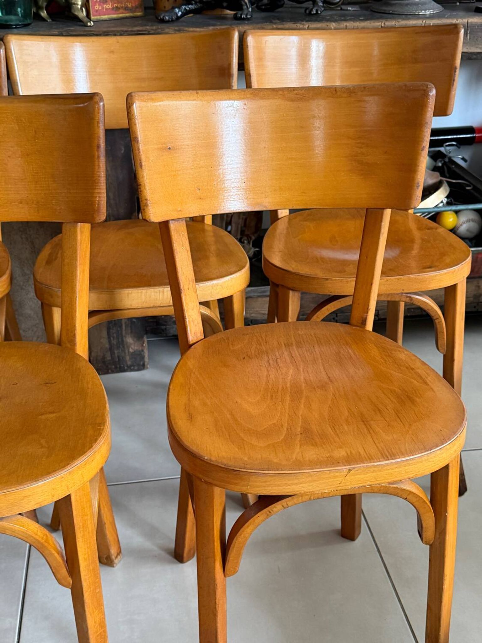 Suite de 5 chaises bistrot Baumann vintage