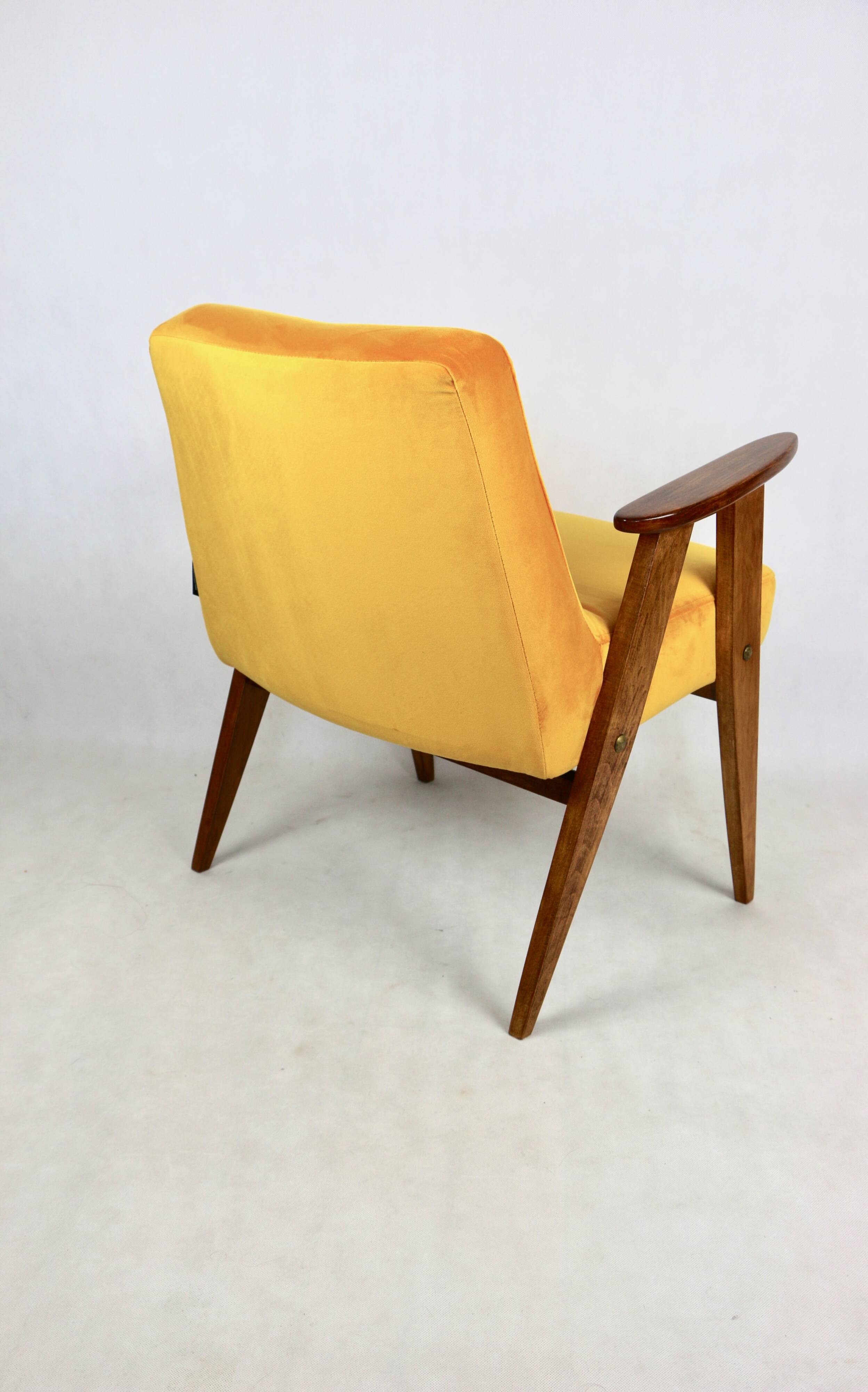 Fauteuil vintage Chierowski 366, 1970, velours jaune or