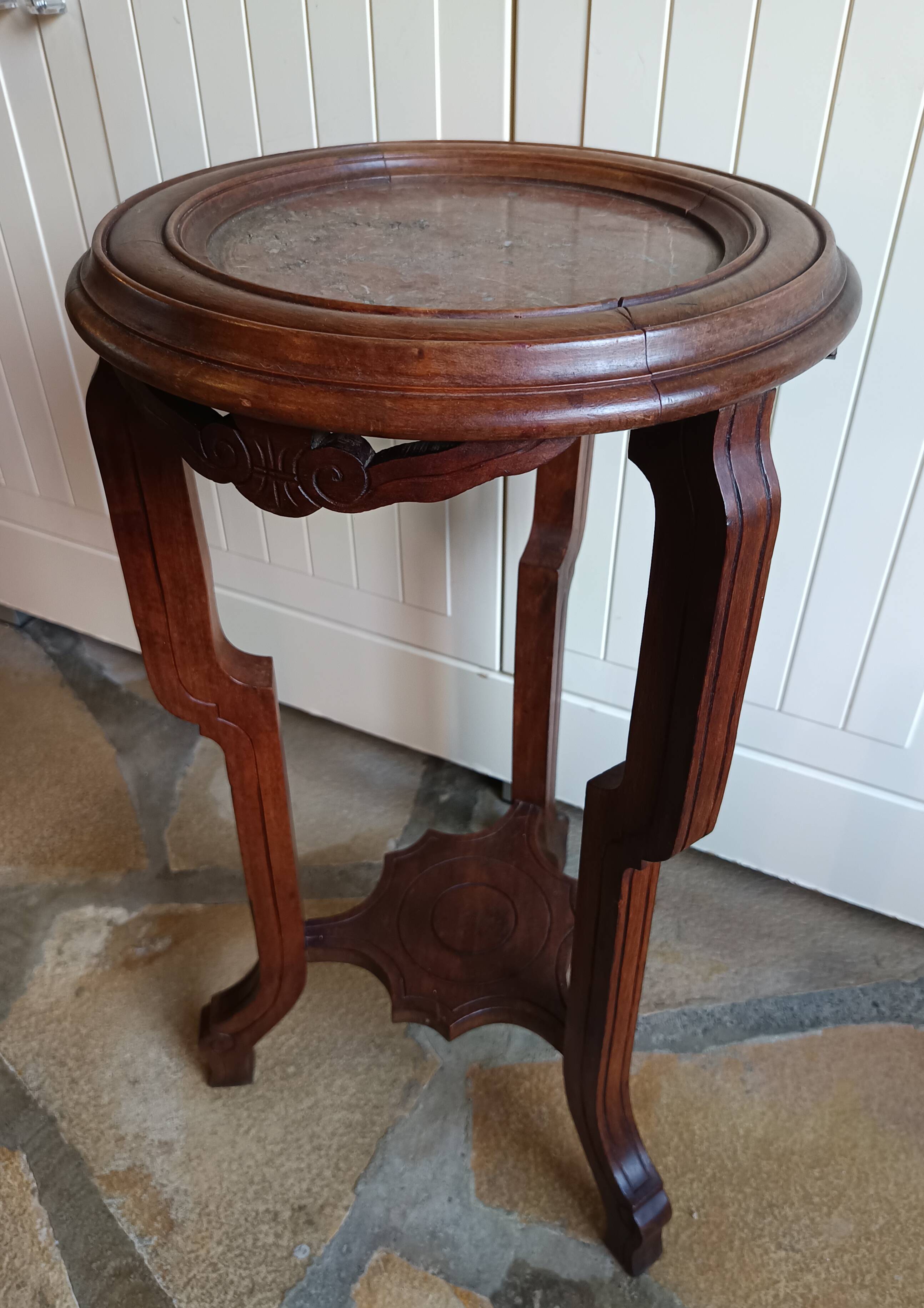 Guéridon ancien en bois massif avec plateau en marbre