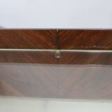 Buffet italien organique des années 1950 avec plateau en verre et 4 tiroirs