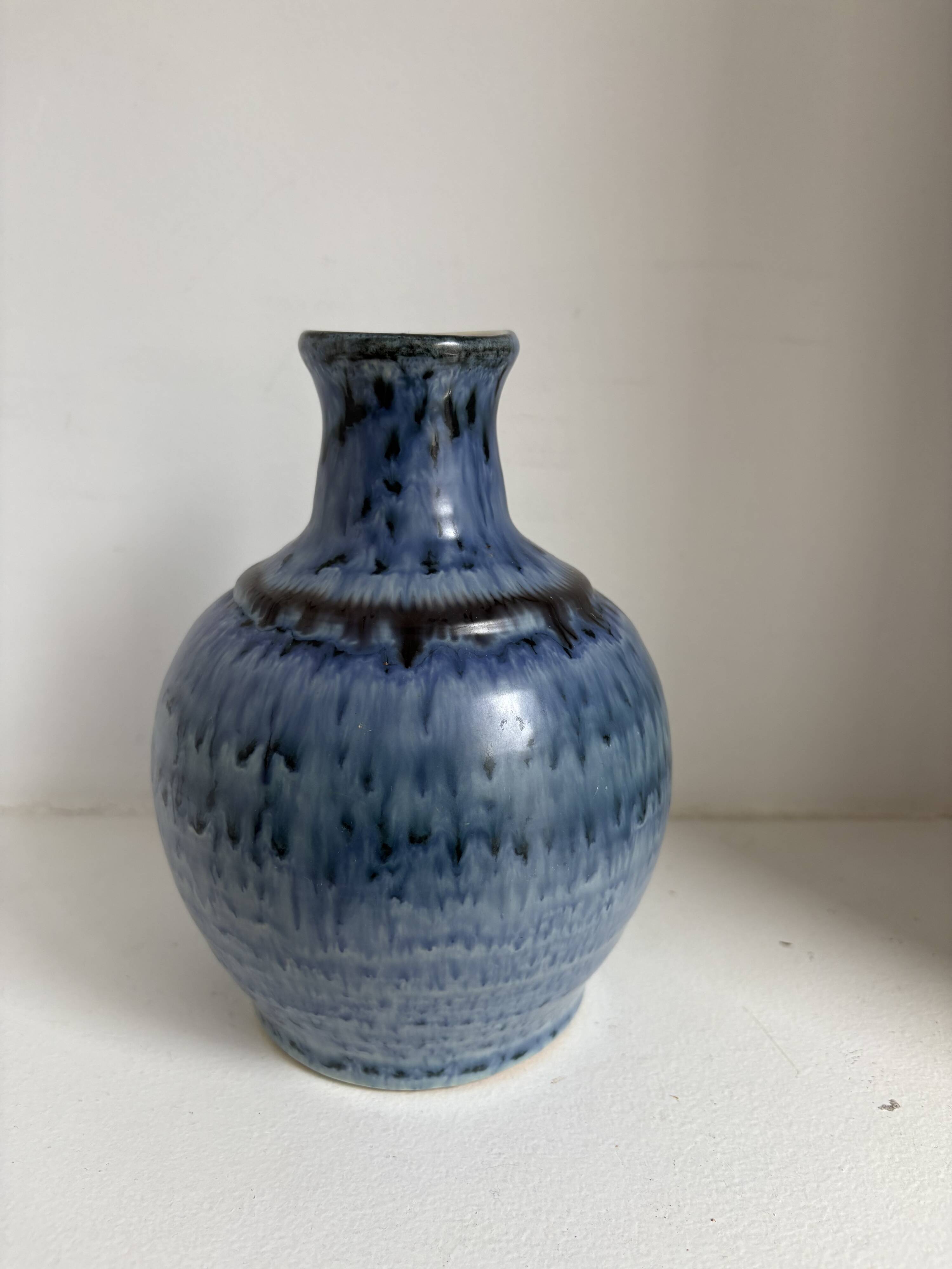 Set of 12 decorative items