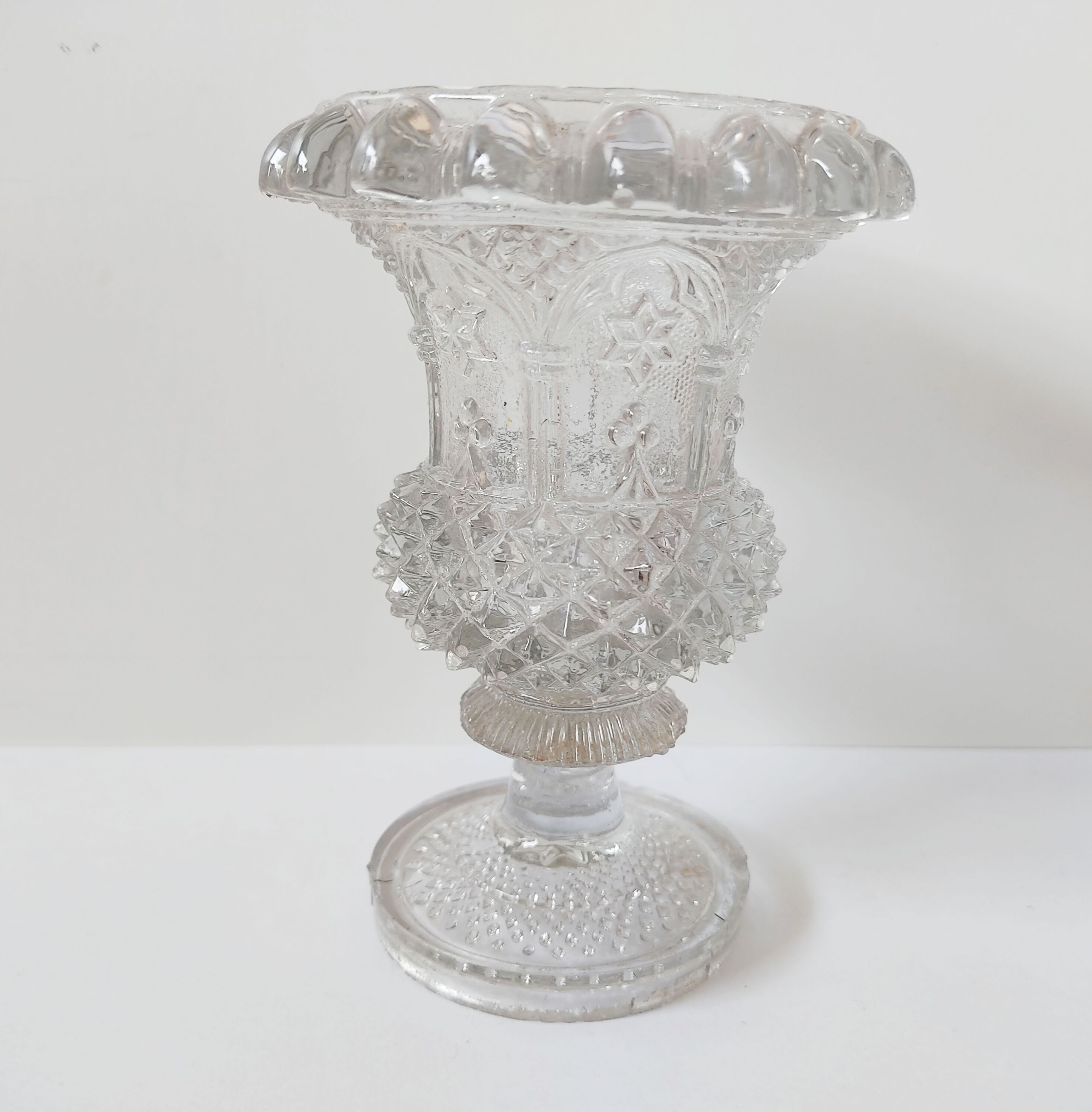 Glass vase shaped Medici