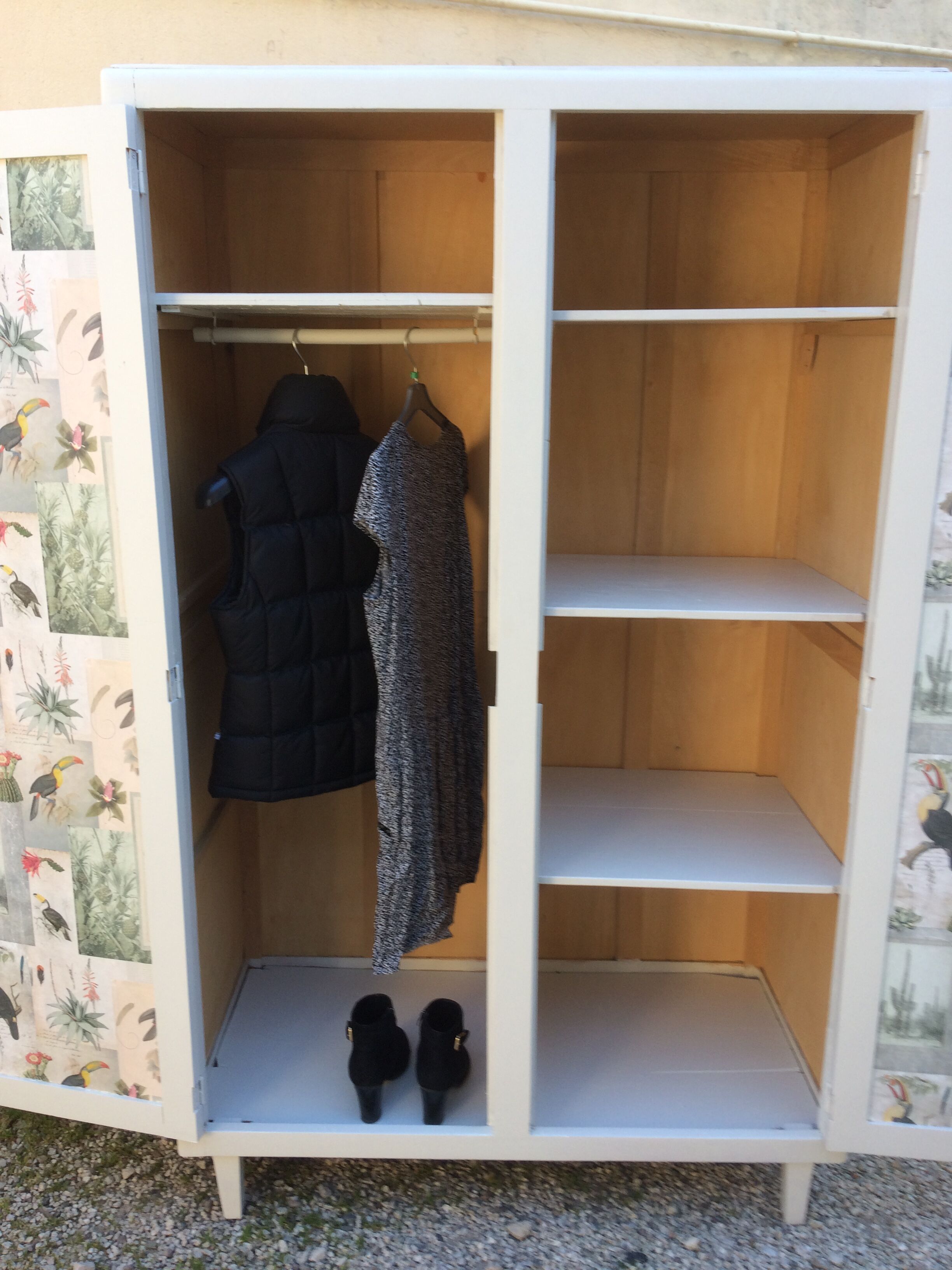 Armoire parisienne