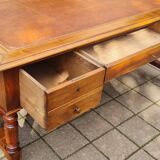 large Louis Philippe desk in walnut from the 19th century
