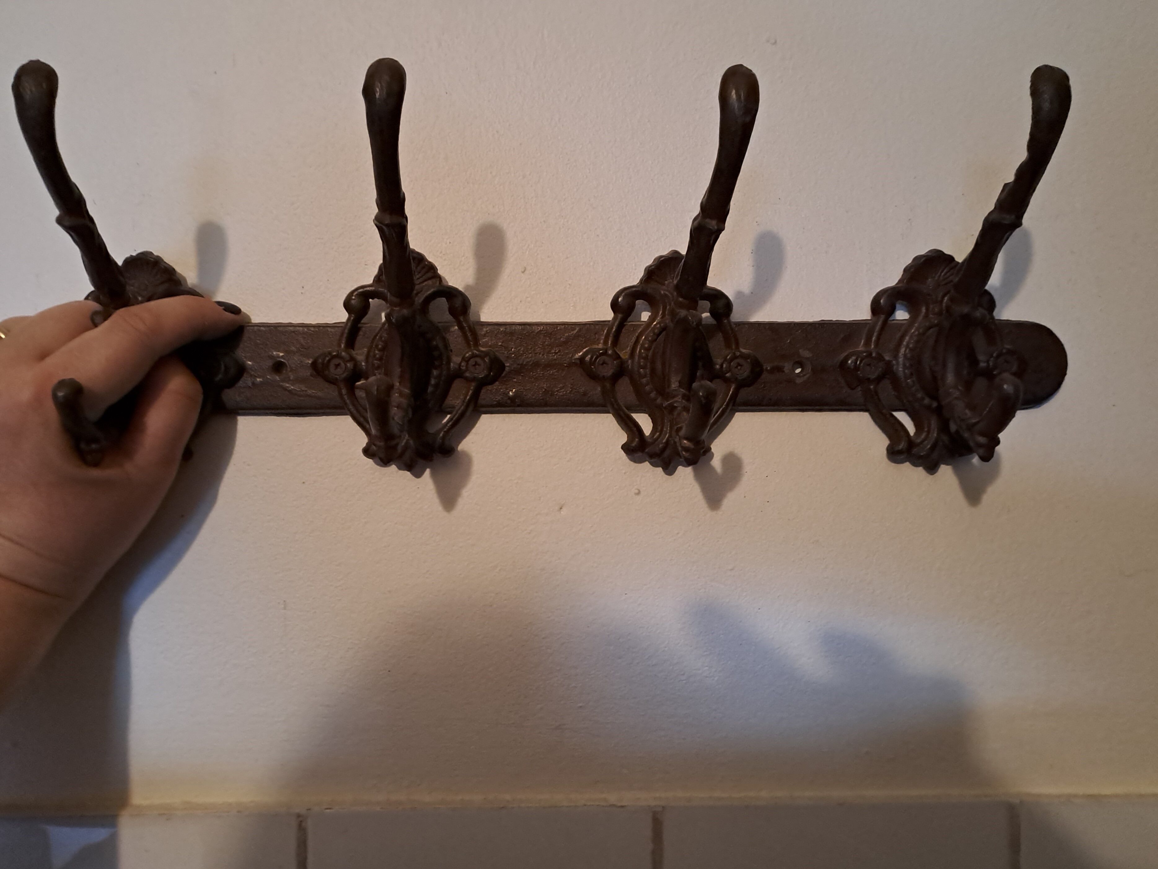 Coat rack hook X 4 Cast iron France folk art 50'S vintage metallic decoration