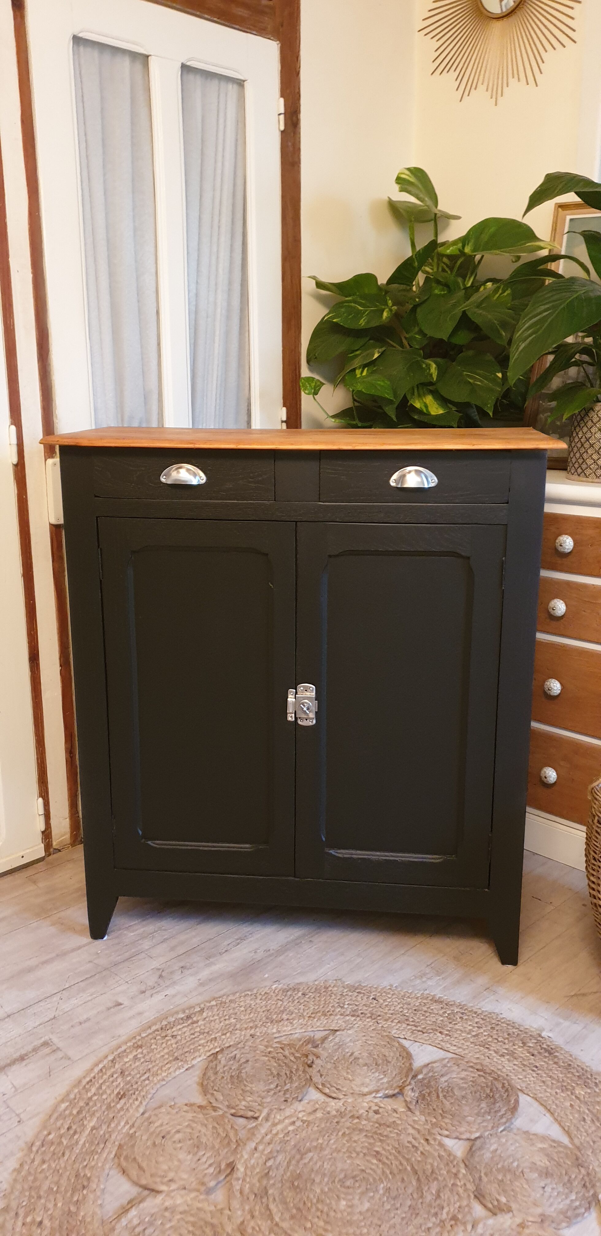 Black Parisian buffet