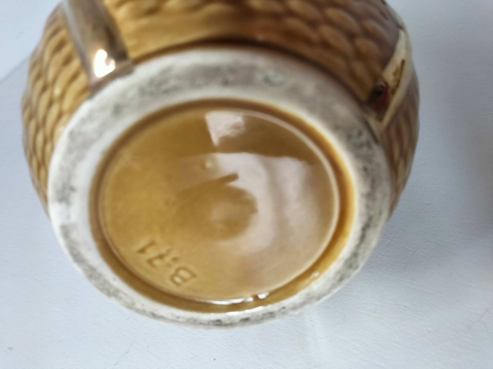 Corn cob slipware jug – gilded highlights
