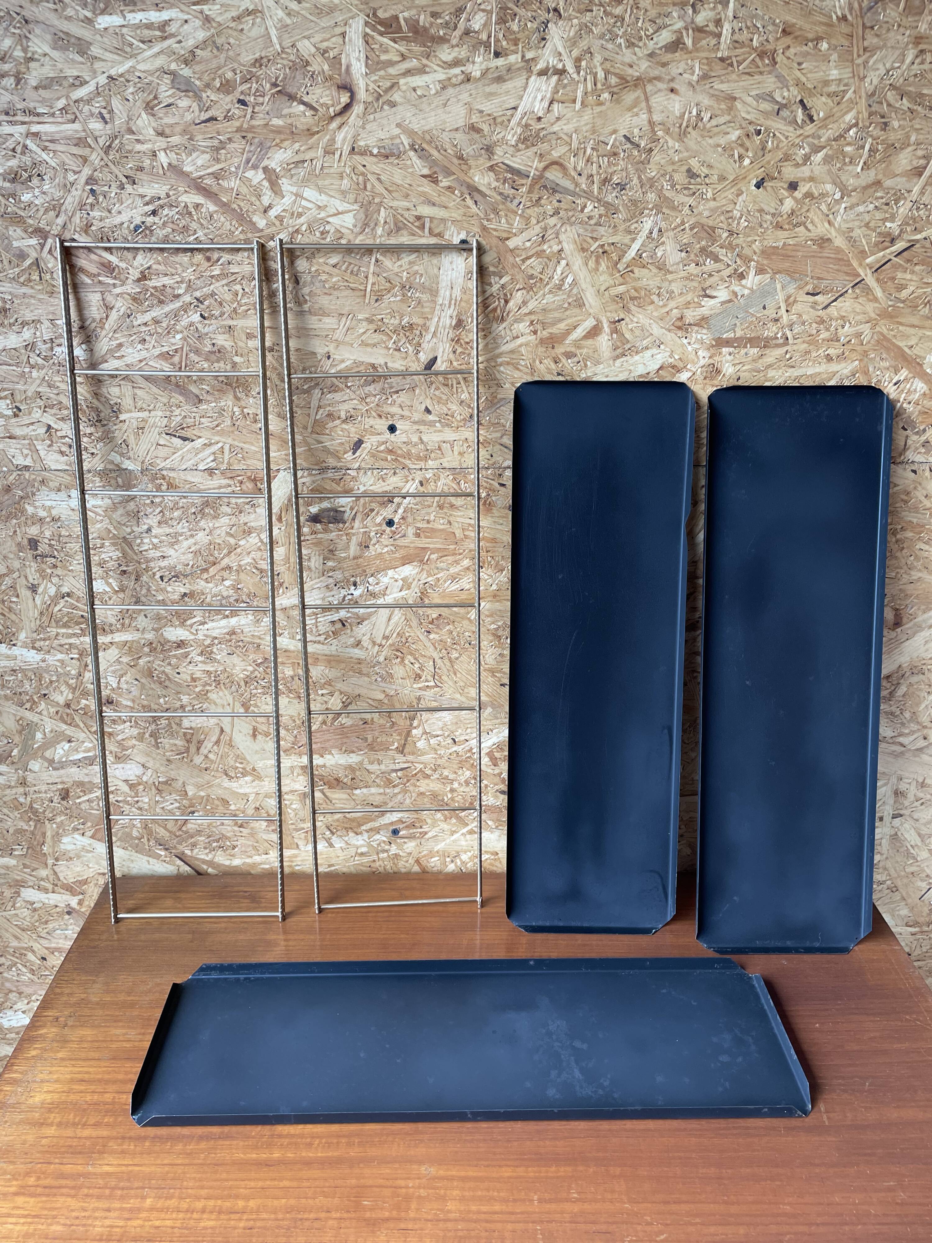 Wall shelf 60s tomado style