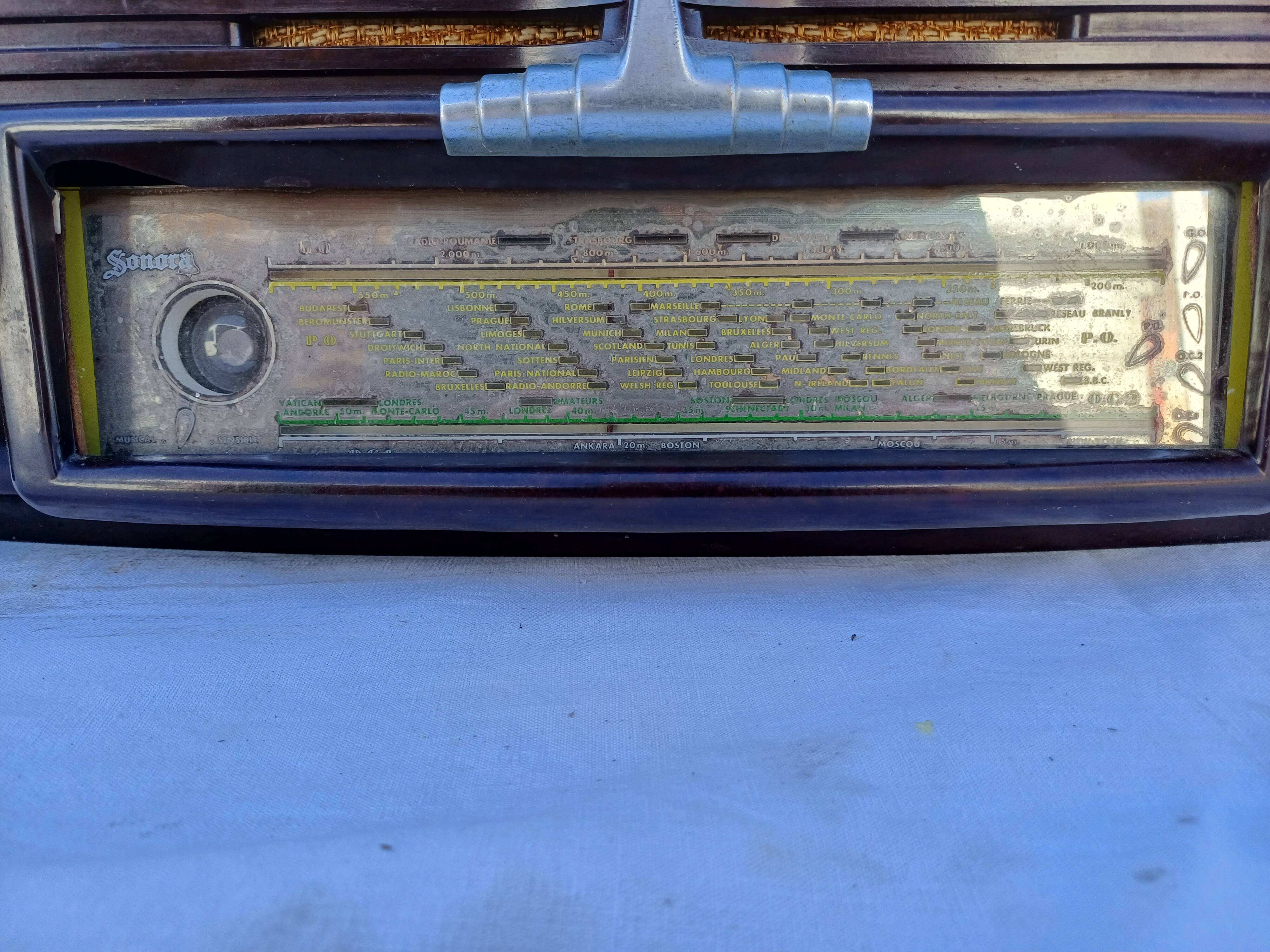 Radio Bakelite Sonora Excellence 302