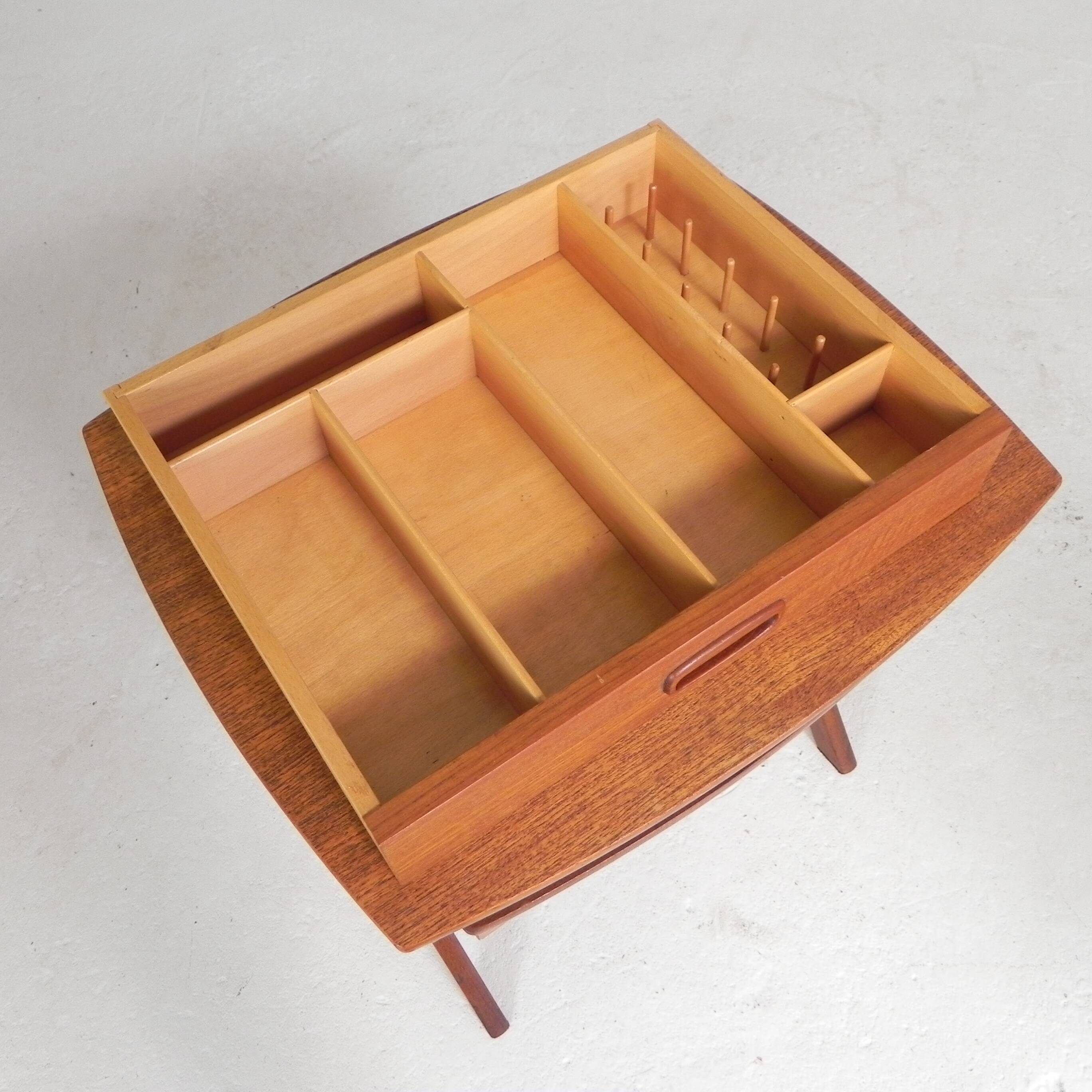 Small chest of drawers, sewing table with 2 drawers O.M.F. 1960s