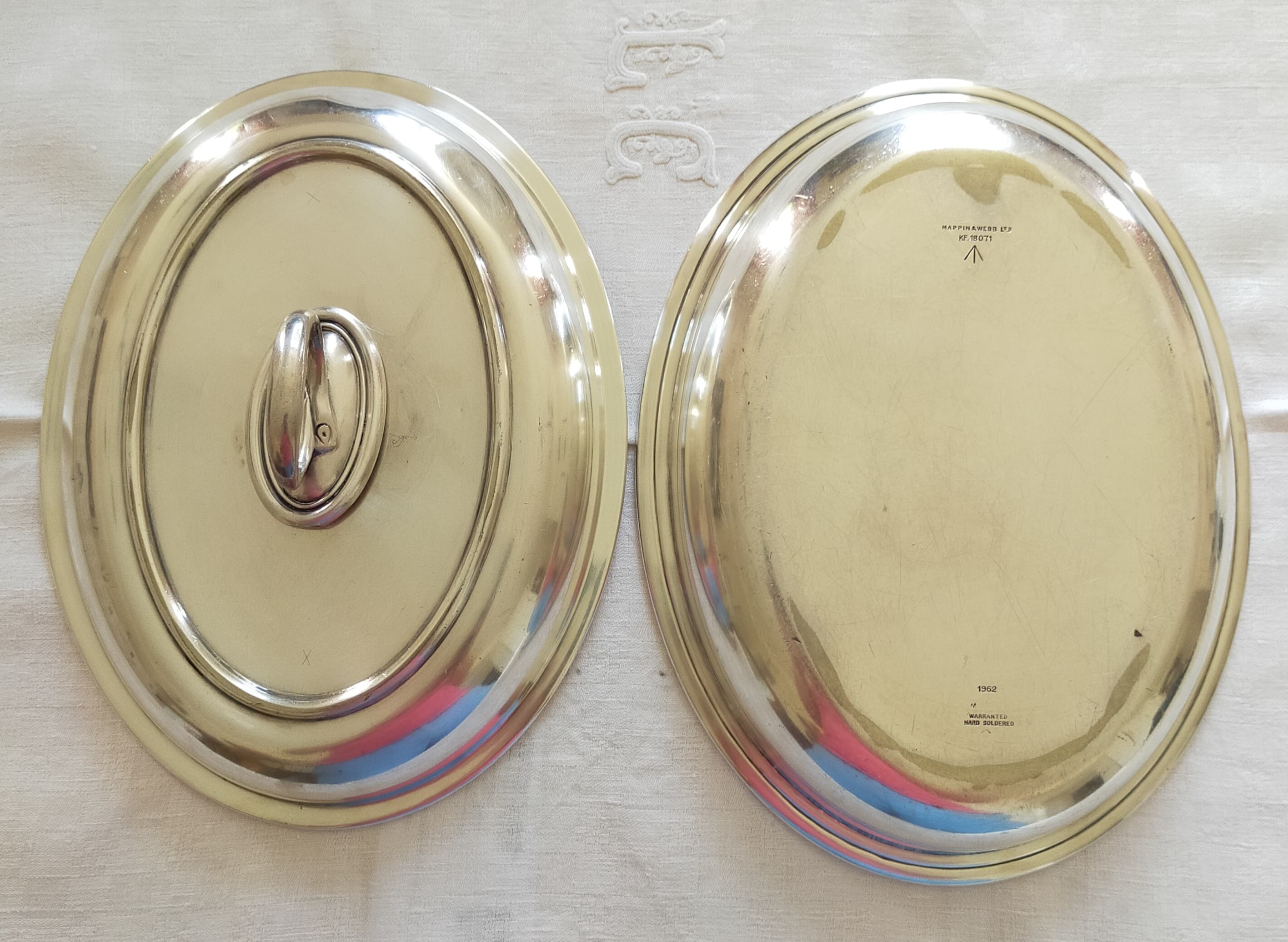 Serving dish / Silver metal vegetable