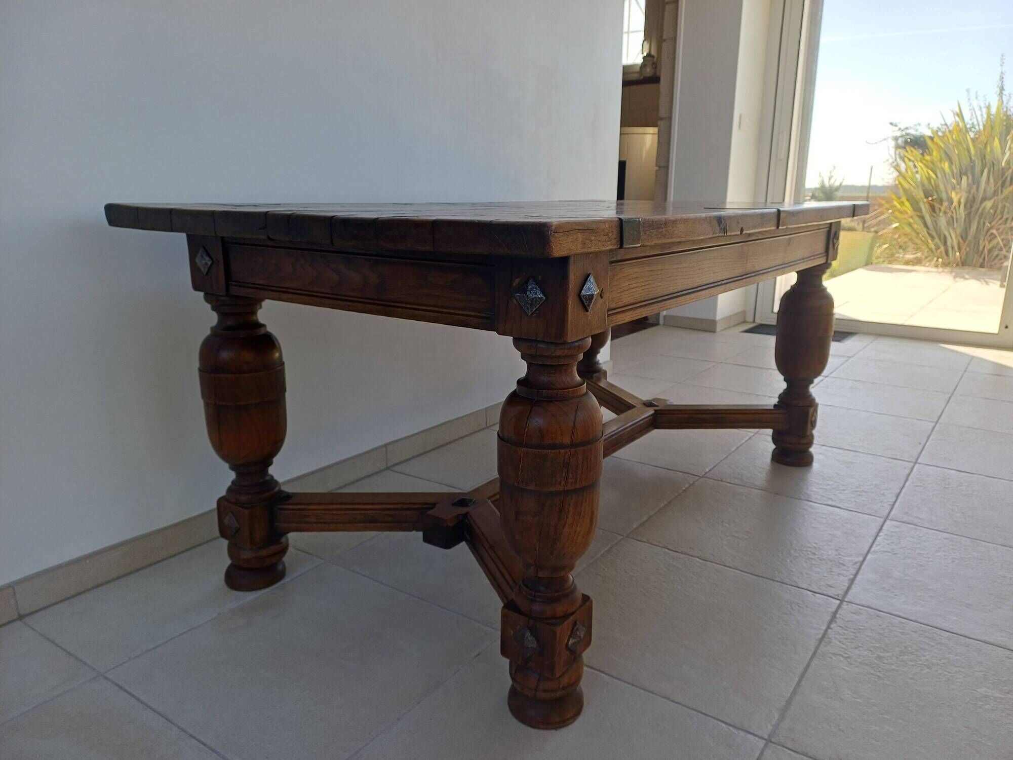 Centenary table in solid oak – Spanish Renaissance style (180 cm).
