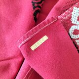 Vintage graphic red tablecloth and 8 matching napkins.