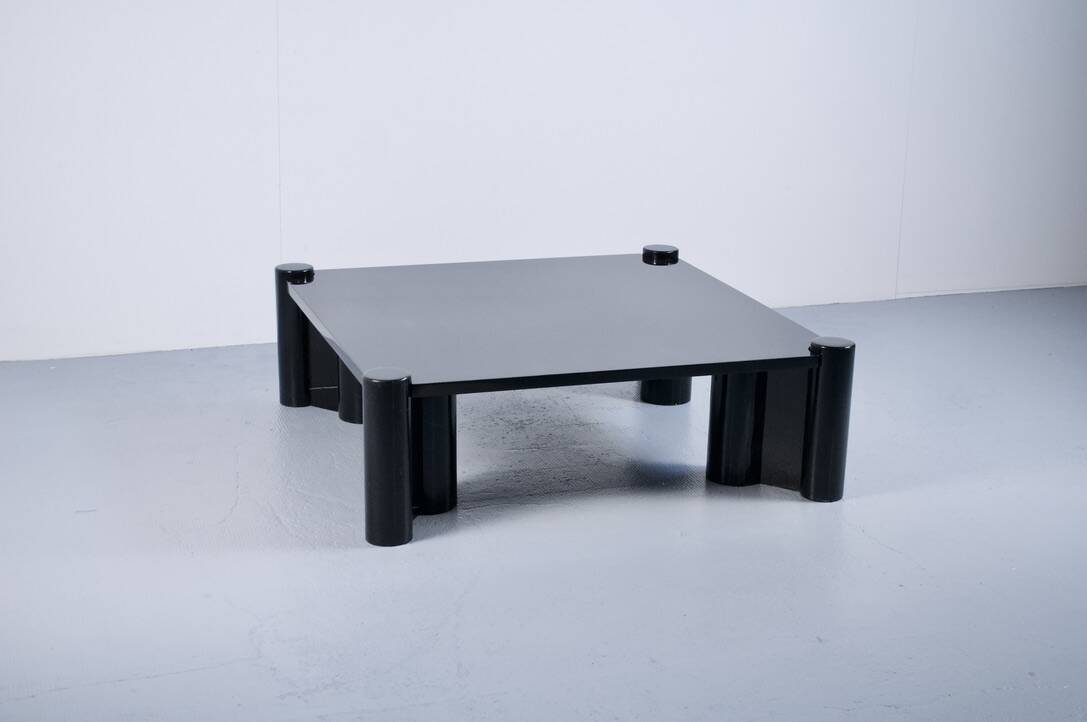 Jumbo marble coffee table by Gae Aulenti, 1960s, Knoll International, publisher