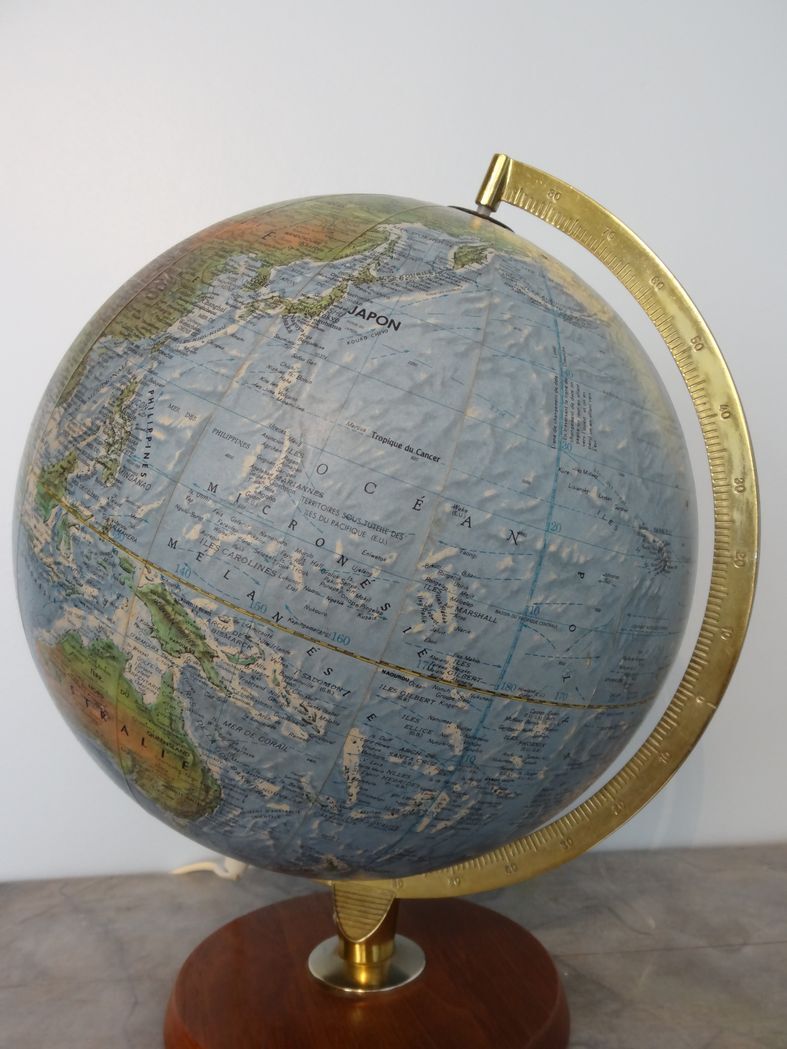 Globe Earth 50/60 foot wooden