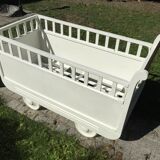 Old baby bed camper 1950 vintage
